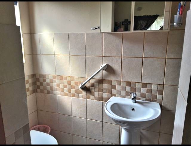 3 BEDROOM HOUSE FOR SALE IN BERKSHIRE DOWNS